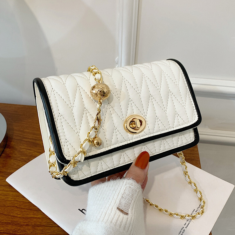 New Style Fashion Chain Bag Women 2025 New Simple Texture Small Square Bag Internet Celebrity Stylish Single Shoulder Crossbody Bag New Free Delivery 