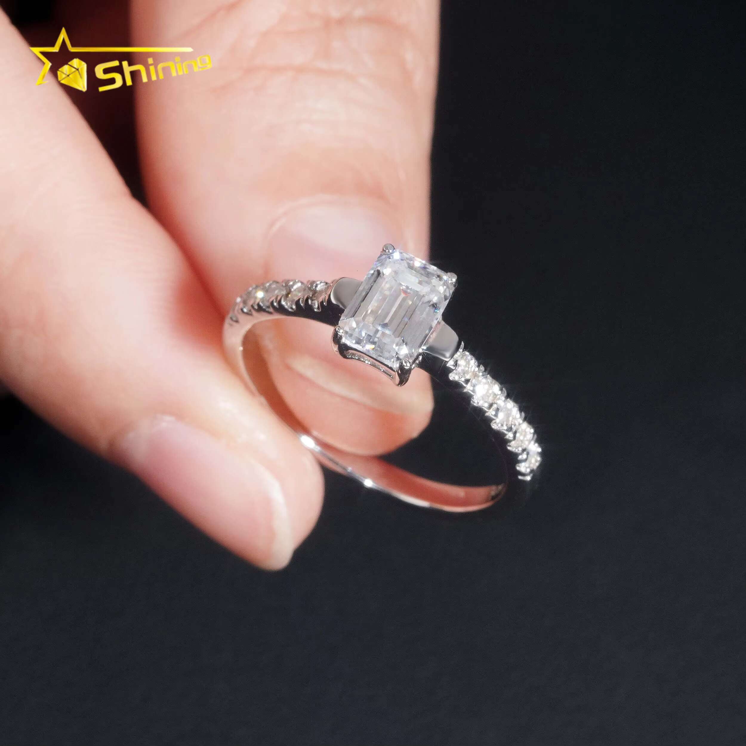 Luxury Style Pass Tester 925 Sterling Silver Rhodium Plated Women Jewelry Half Iced Out Band Diamond Moissanite Wedding Ring