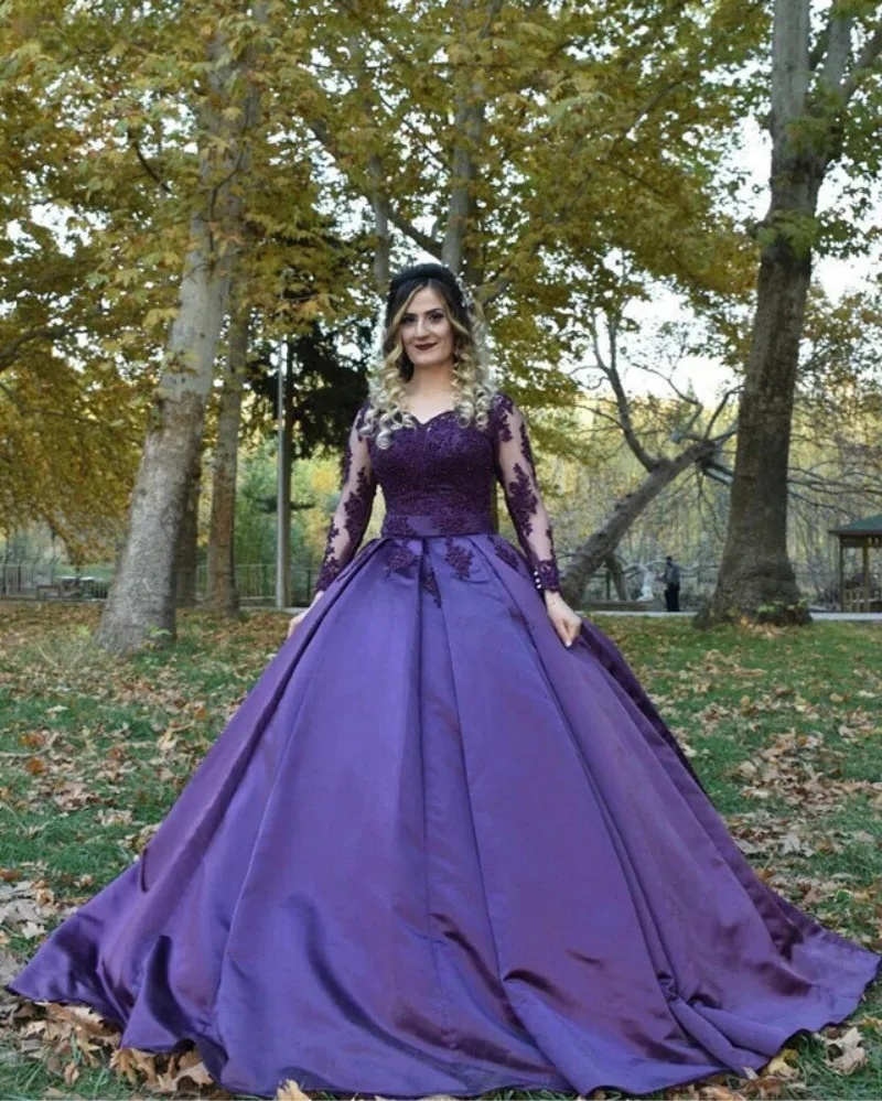 Elegant Purple Prom Dresses Long Sleeves Satin Ball Gown Reception Gown Lace Appliques Vintage Formal Events Dress 2025