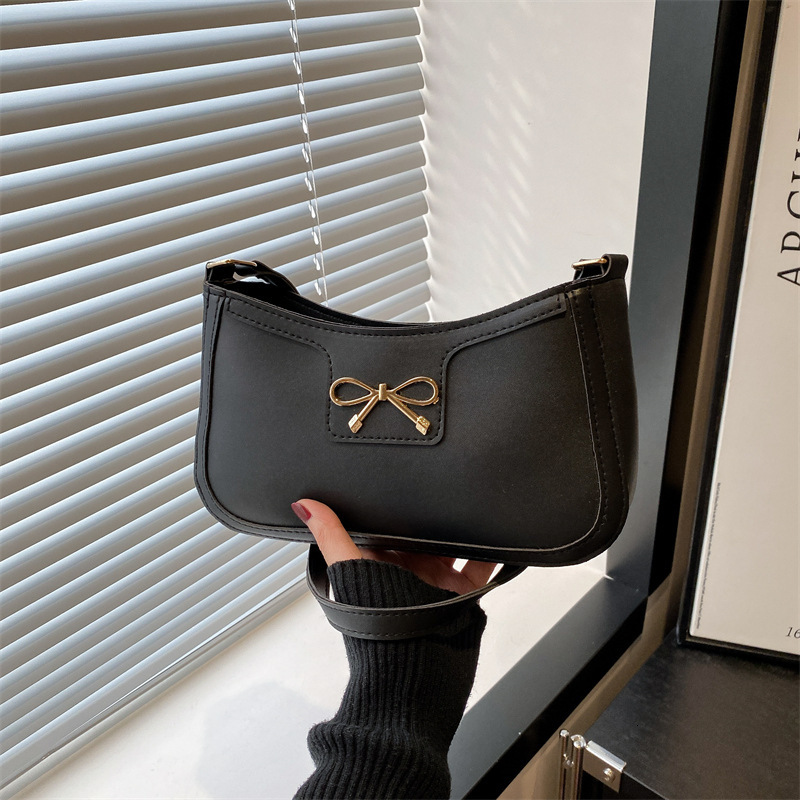 designer Small Bag Women's Bag 2025 New Fashion Handbag Textured Niche Design Underarm Shoulder Bag Stylish Crescent Bag