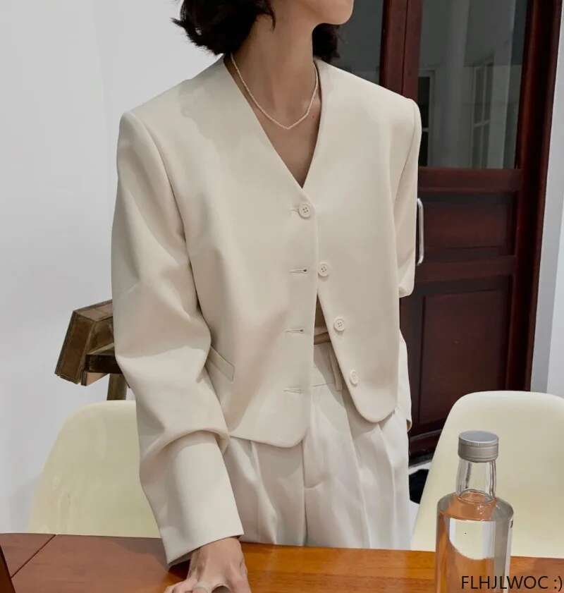 Coats Designer Women 5 Colors Autumn Chic Korea Design Short Coats High Street Women Fashion Cute Elegant Office Lady Button Notched Blazer Jackets De