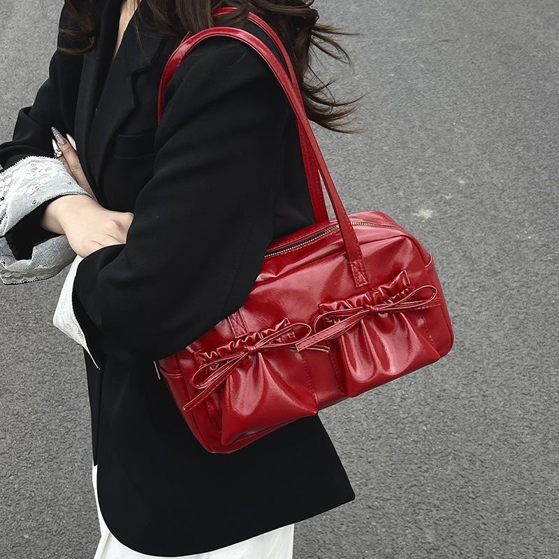 designer 2025 New Spring Stylish Korean Pleated Shoulder Bag Niche Underarm Small Bag Women's Fashion Commuter Tote Bag
