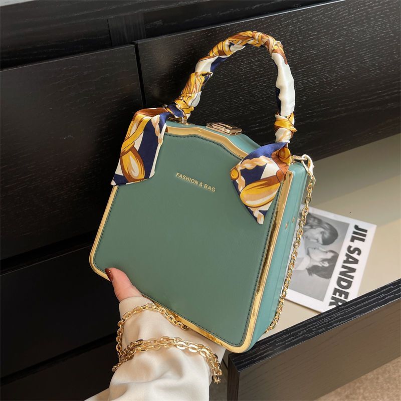 2025 Spring and Summer New Women's Bag New Fashionable Texture Large Capacity Solid Color Scarf Handbag Exquisite Chain Designer Shoulder Crossbo
