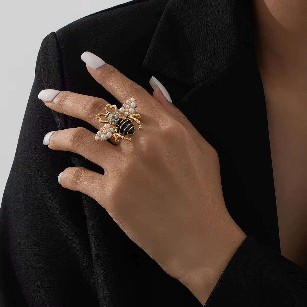 DHcollections TGG-18 Wholesale Fashion Finger Jewelry Metal Alloy Cute Insect Crystal Pearl Bee Ring Women