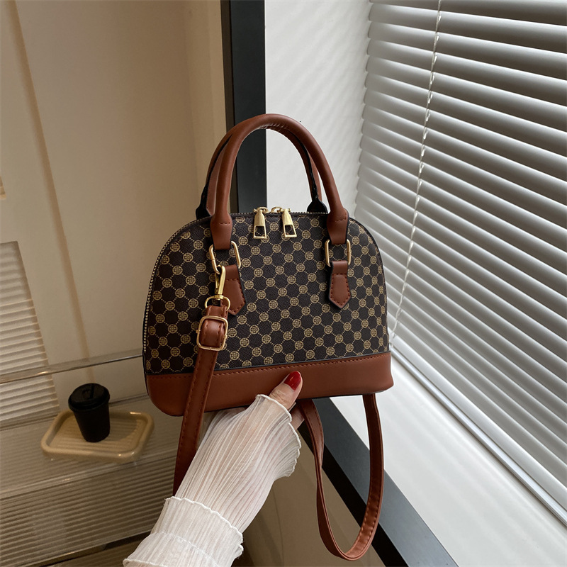 designer 2025 Summer New Fashion Vintage Floral Handbag Shoulder Crossbody Shell Bag Women's Bag Supports Wholesale and Mixed Orders