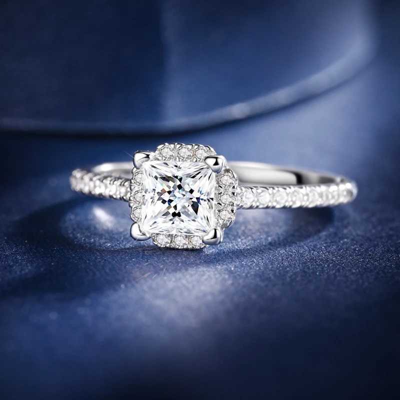 925 Sterling Silver Rings Moissanite Diamond Sparkling Popular LOVE Wedding Ring Certified Women Engagement Jewelry Anniversary W250606