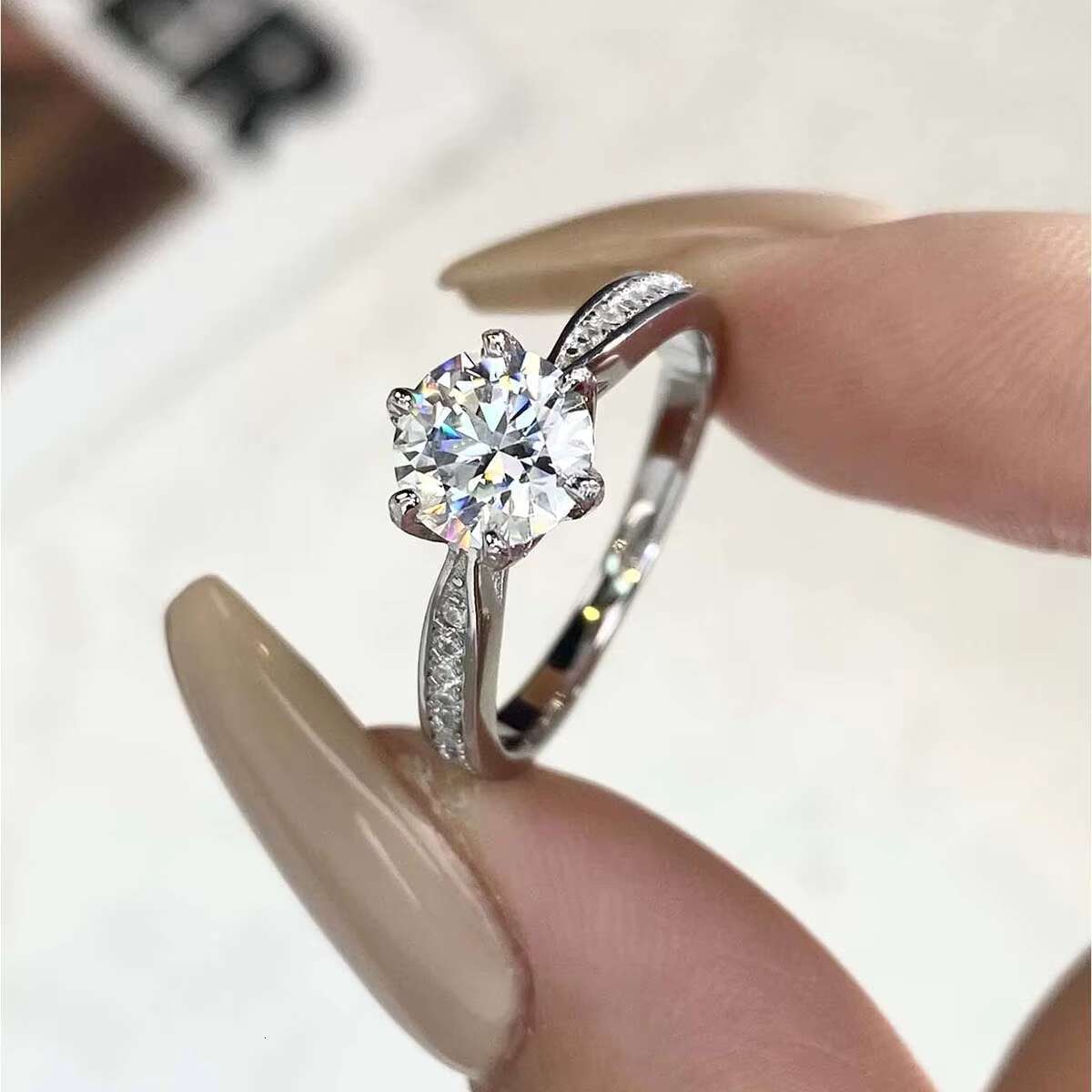 Dropshipping 925 Sterling Silver Round Cut Lab Diamond GRA 0.5 1 2 Ct Moissanite Ring Women Engagement Fine Jewelry