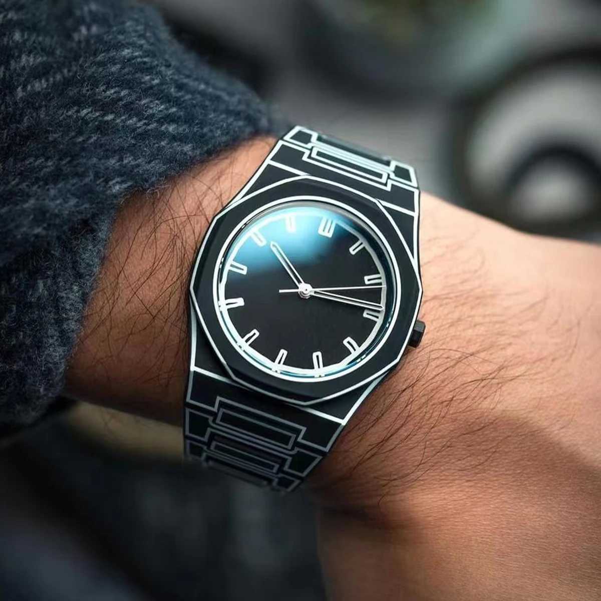 SHUAIKE 1142-14 Creative Fashion Sports and Leisure Style Lightweight Waterproof Sketching Quartz Watch for Men and Women Y250605