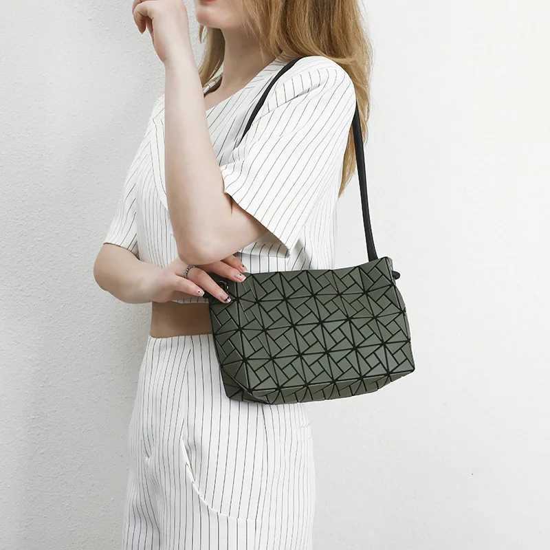 Windmill Tofu Bag New Japanese-style One-shoulder Rhombus Geometric Womens Bag Crossbody Armpit Bag Handbags M250606