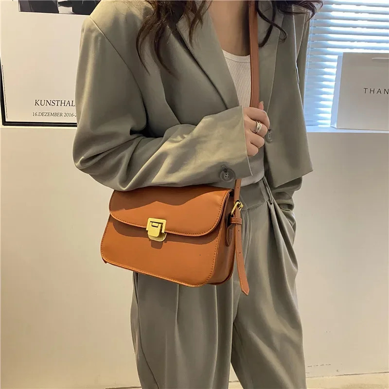 Womens Shoulder Bag Handbag Messenger Bag Preppy Style Female Vintage Envelope Bag High Quality Briefcase 250605