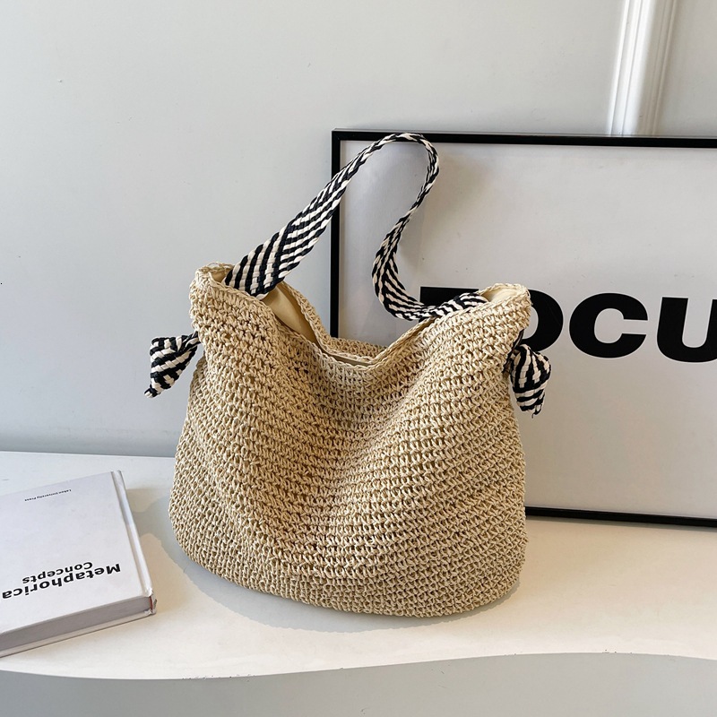 designer Summer Large Capacity Straw Woven Bag for Women 2025 New Beach Vacation Shoulder Bag Commuter Tote Bucket Bag