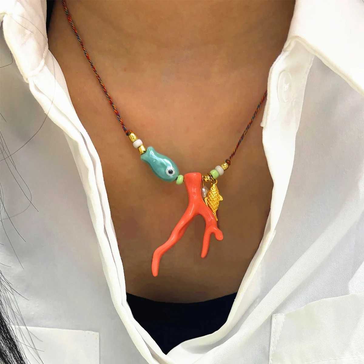 Funky Charm Ocean Resin Imitation Coral Glass Bead Fish Pendant Rope Necklace Womens Summer Vacation Beach Party Jewelry Y250605