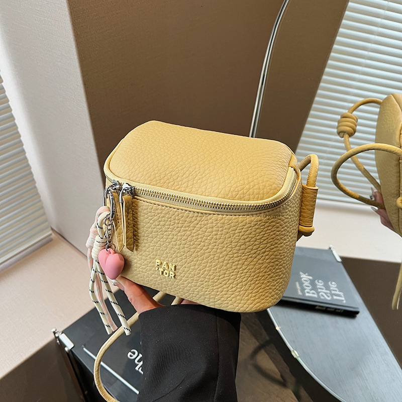Quality New Style Fashion Small Bag for Women 2025 New Summer Versatile Crossbody Bag Exquisite Super Popular Small Square Bag New Free Delivery Desig