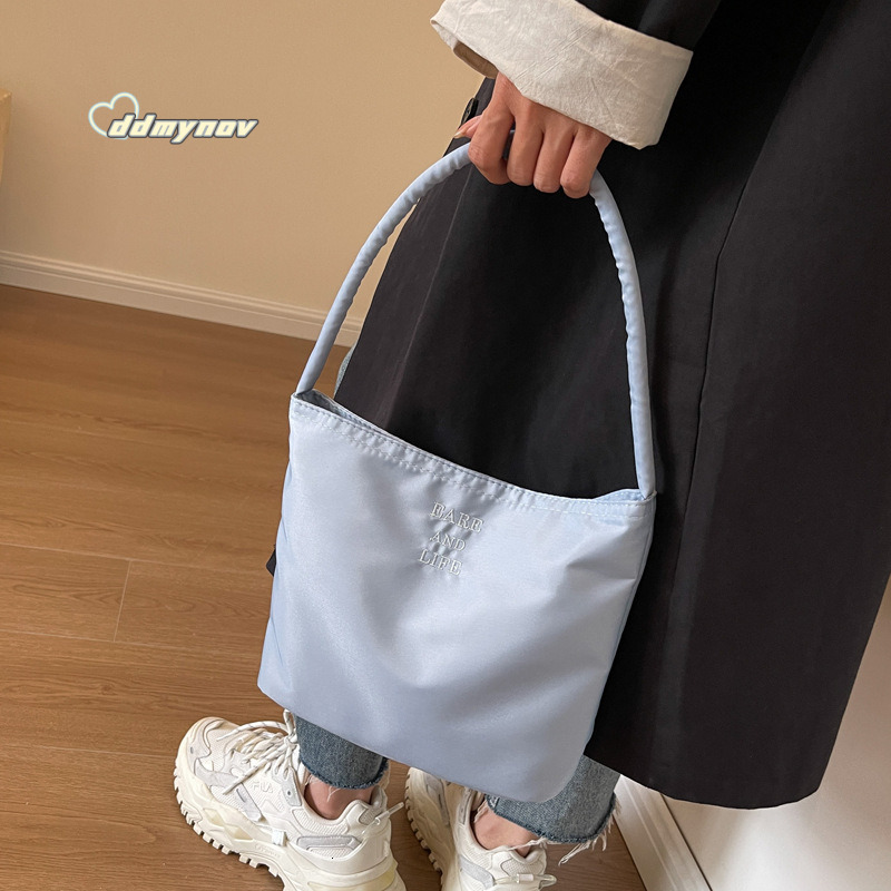 Korean Handheld Nylon for Women Summer 2023 New Trendy Embroidered Underarm Versatile Shoulder Bucket Bag ddmynov
