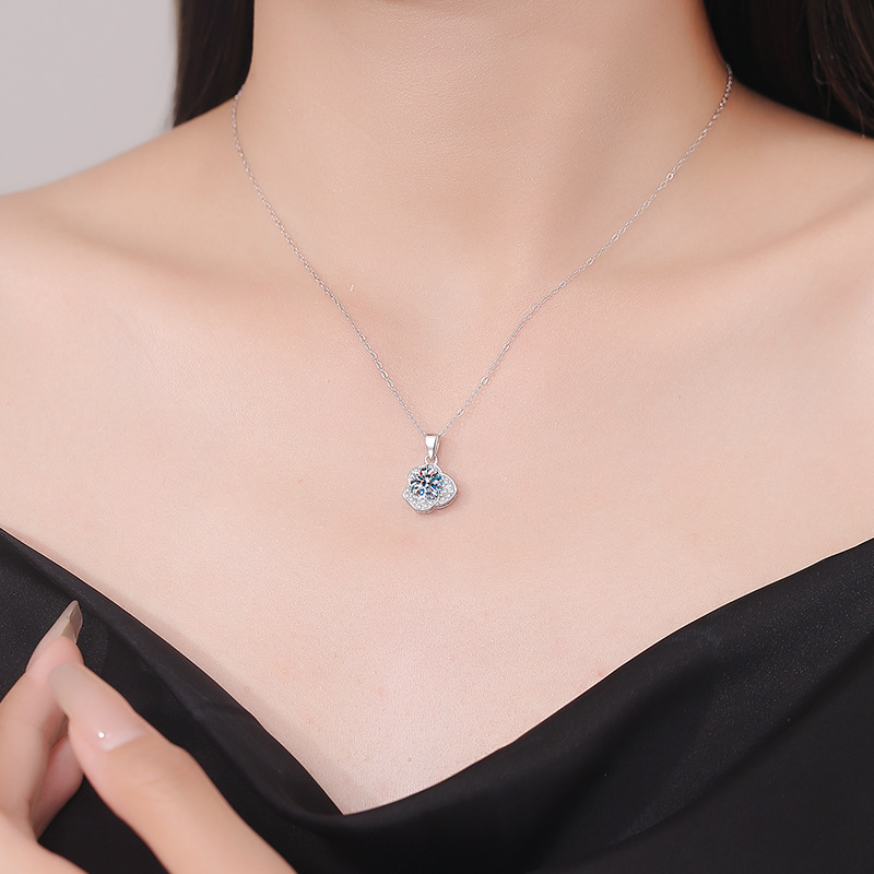 Chic Ladies' Ornament Sophisticated Single Stone Setting Ringed by Petals Craftsmanship Made from Pure White Precious Metal
