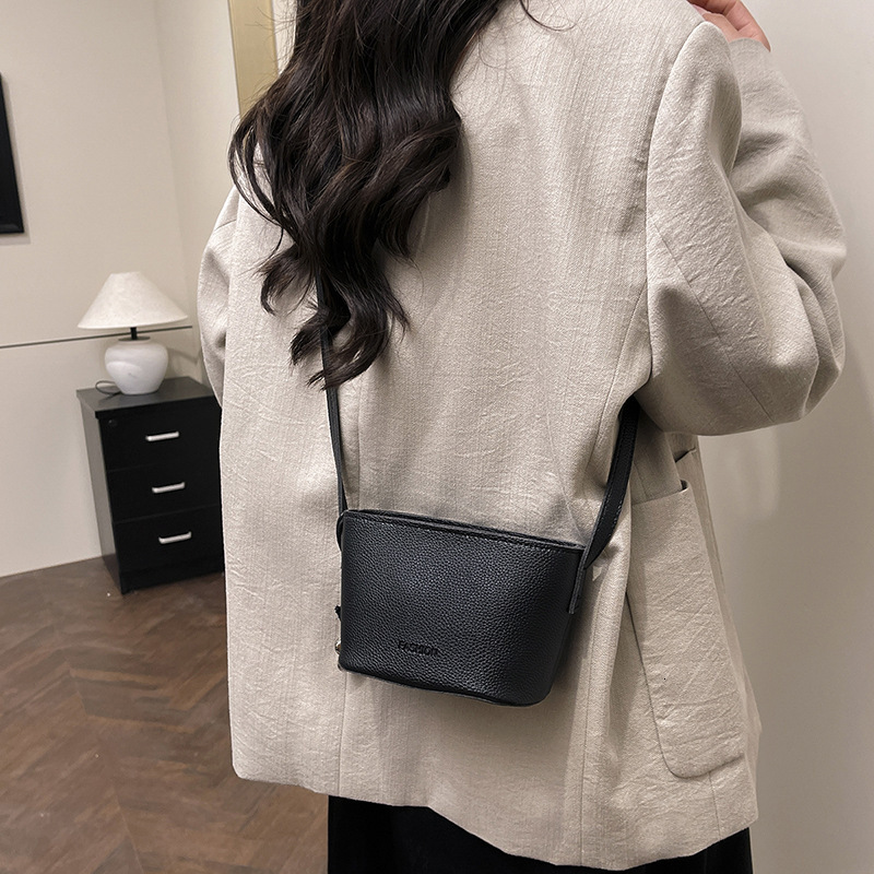 designer Unique New Trendy Spring Niche Design Bucket Bag 2025 Fashion Simple Women's Textured Shoulder Crossbody Bag