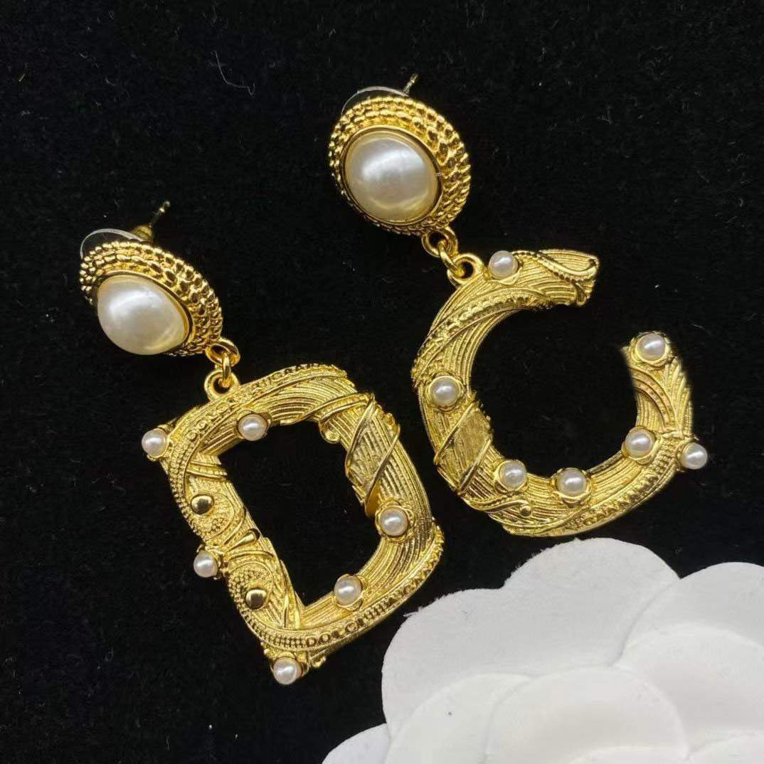 Luxury Designer Gold Dangle Chandelier Earrings Fashion Hip Hop Pendant Earrings for Women Wedding Party Birthday Gift Trendy