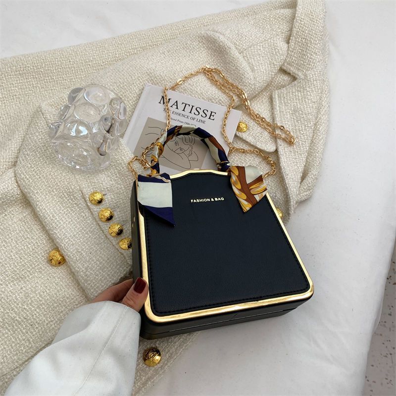 2025 Spring and Summer New Women's Bag New Fashionable Texture Large Capacity Solid Color Scarf Handbag Exquisite Chain Designer Shoulder Crossbo