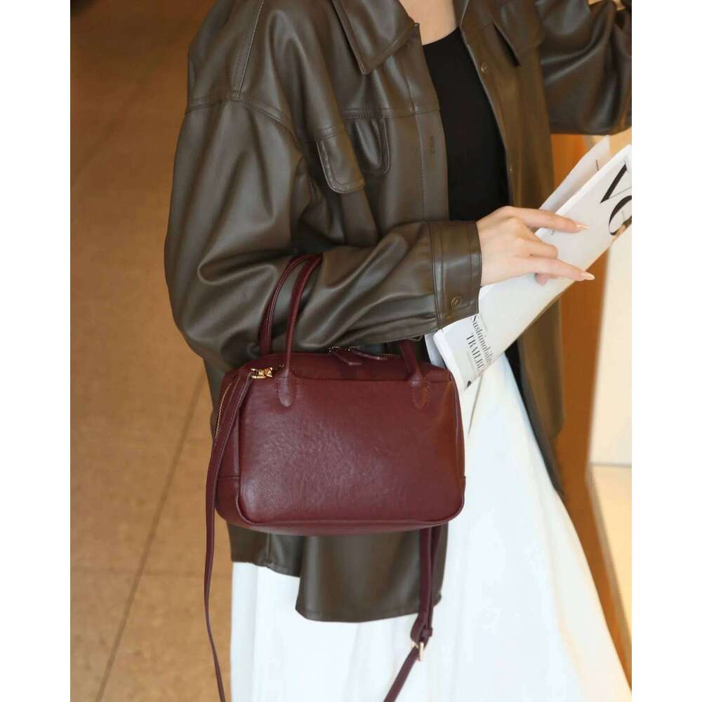 Designer Bags 2025 Women's Cow Genuine Leather Handbags Ladies High Quality Shoulder Bag Female Fashion Retro Designer Crossbody Bags Lady Luxury