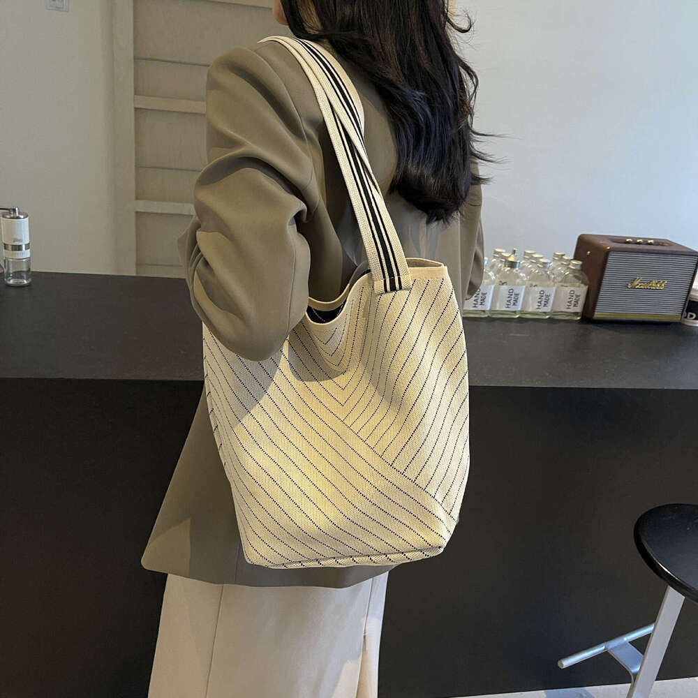 Knitted Shoulder New Tote For Women Large Capacity Handheld Commuter Shopping Bag Bucket Versatile B5