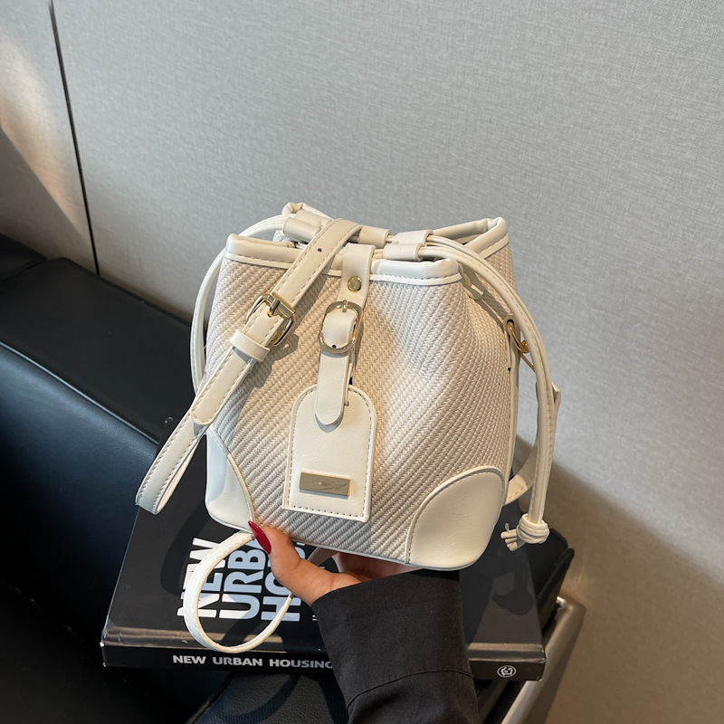 Free Shipping Designer Shoulder Bag Retro Fashion Woven Armpit Bag Spliced Bucket Bag Women's Bag Versatile Handbag Travel Backpack