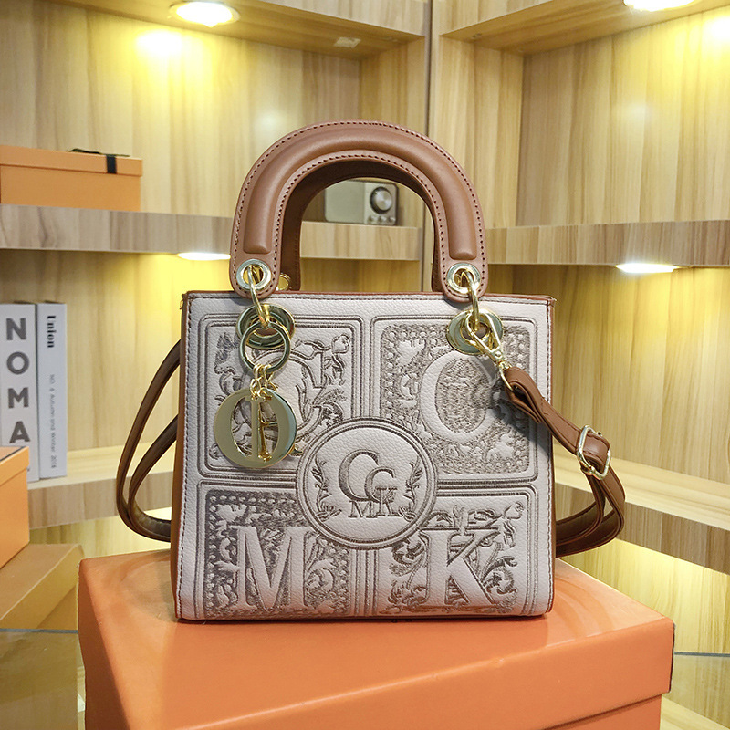 Free Shipping Designer Bag Embroidered Daifei Bag 2025 New Fashion Trend Small And High End Handbag Single Shoulder Diagonal Straddle Bag