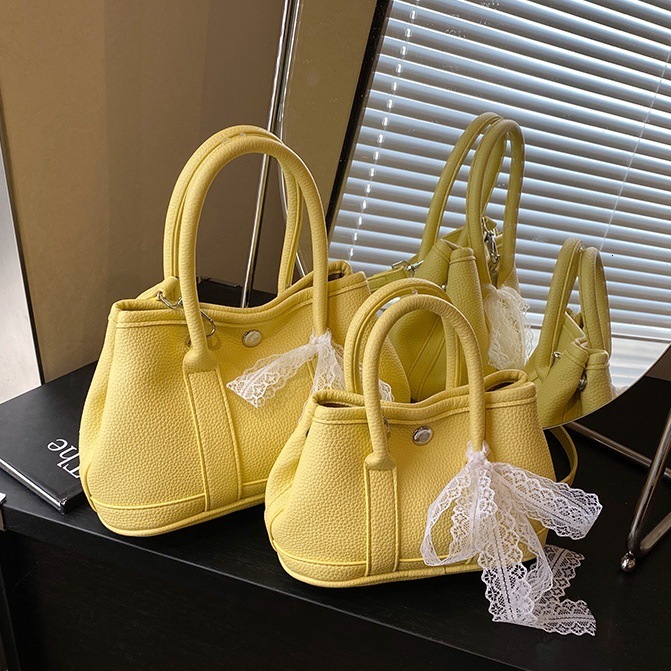 designer Korean Handheld Bucket Bag for Women 2025 New Trend High-end Fashion Small Tote Bag Popular Shoulder Crossbody Bag