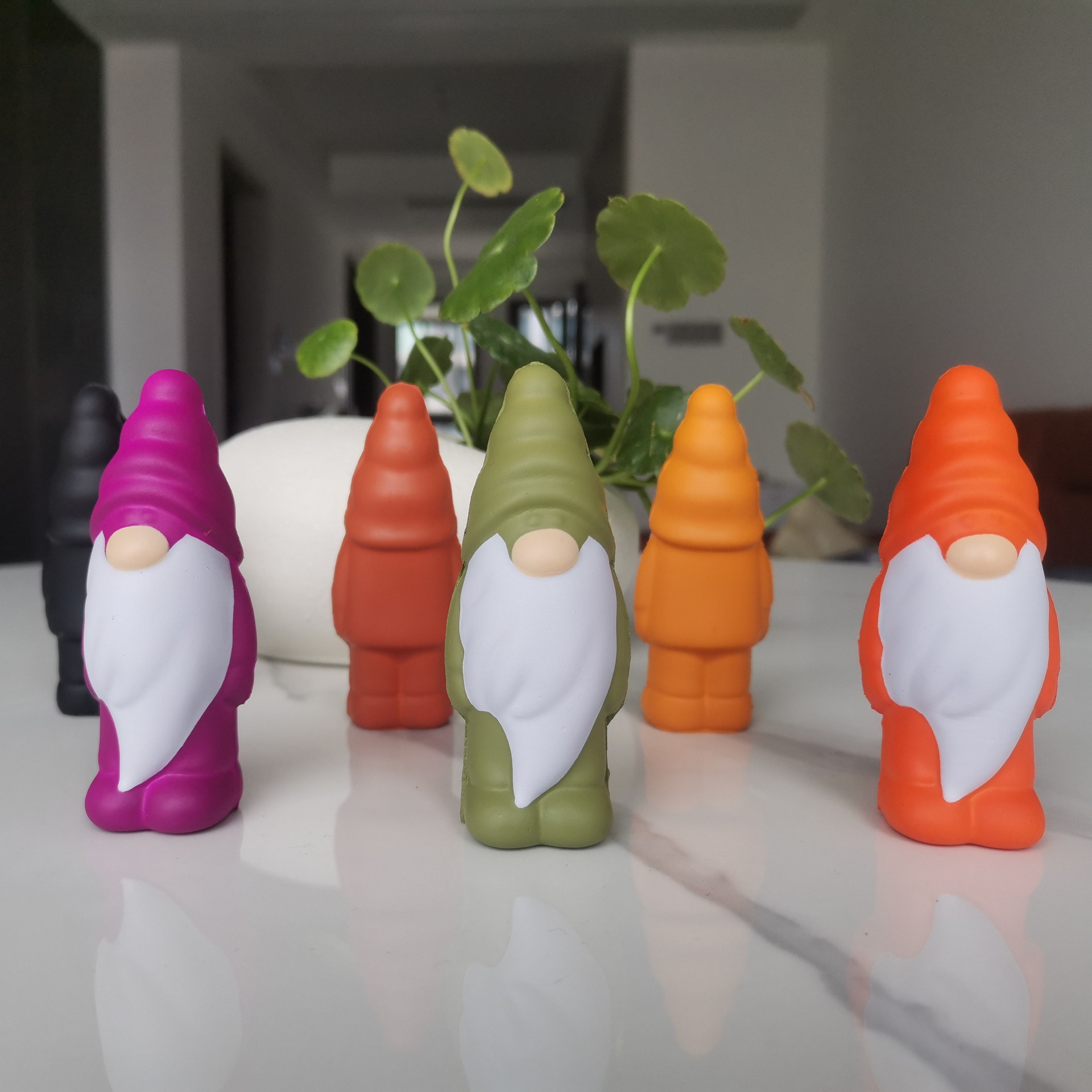 Explosive hot slow rebound dwarfs can be pinched pressure relief novelty toys decorative ornaments