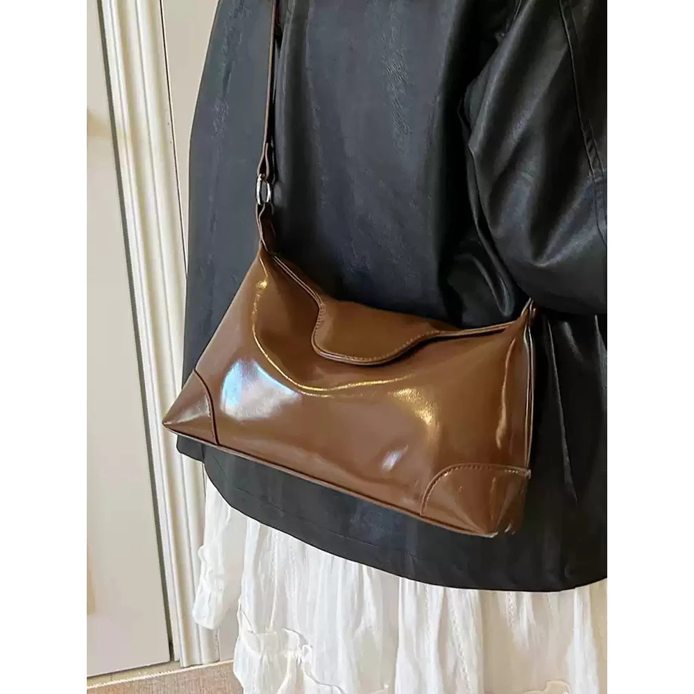 Womens Single Shoulder Bag Korean Fashion High-Grade Solid Buckle Armpit Bags Working Daily Commute Crossbody Packs 250605