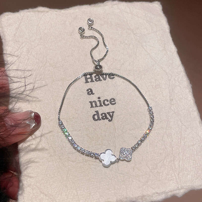 Luxury jewelry designer bracelet 4-leaf clover Zircon Rhombus Flower Adjustable Korean Style Niche Design Sense Bracelet Ins Simple Elegant Hand Jewel