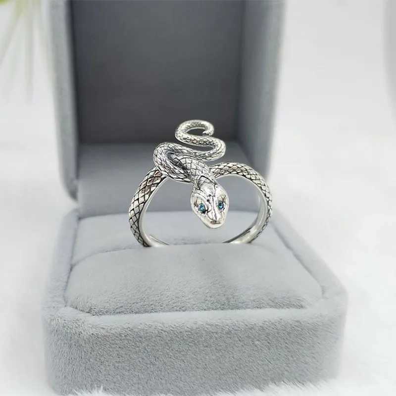 European and American Gothic Hip Hop Men and Womens Dark Souls Greedy Snake Ring Retro Minority Temperament Joint Ring Gifts W250606