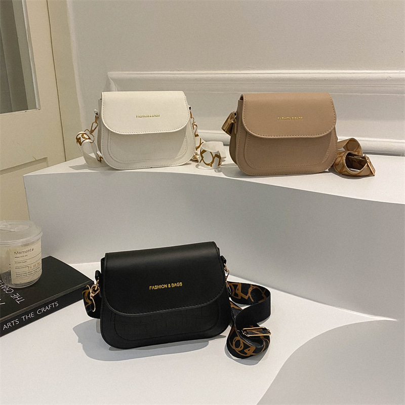 designer Stone Pattern Small Square Bag for Women 2025 Winter New Fashion Retro Shoulder Bag Crossbody Bag Wholesale Available