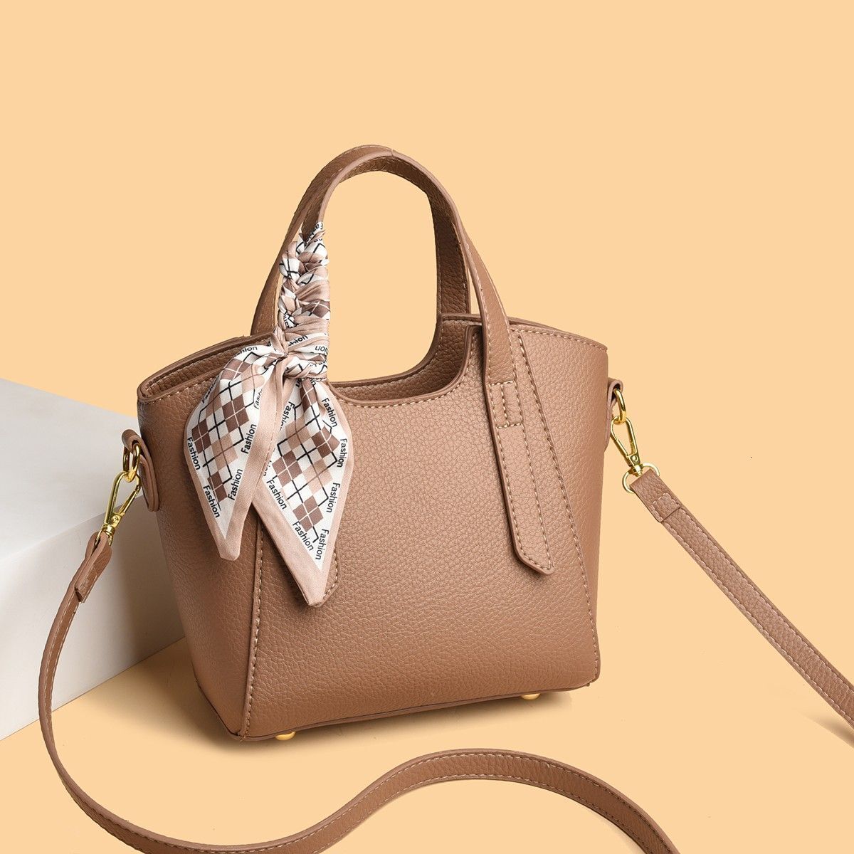 2025 Spring Summer New Women's Bag Texture Retro Small Women's Handbag Spring Summer New Crossbody Bag Fashion Women's Handbag Lychee P