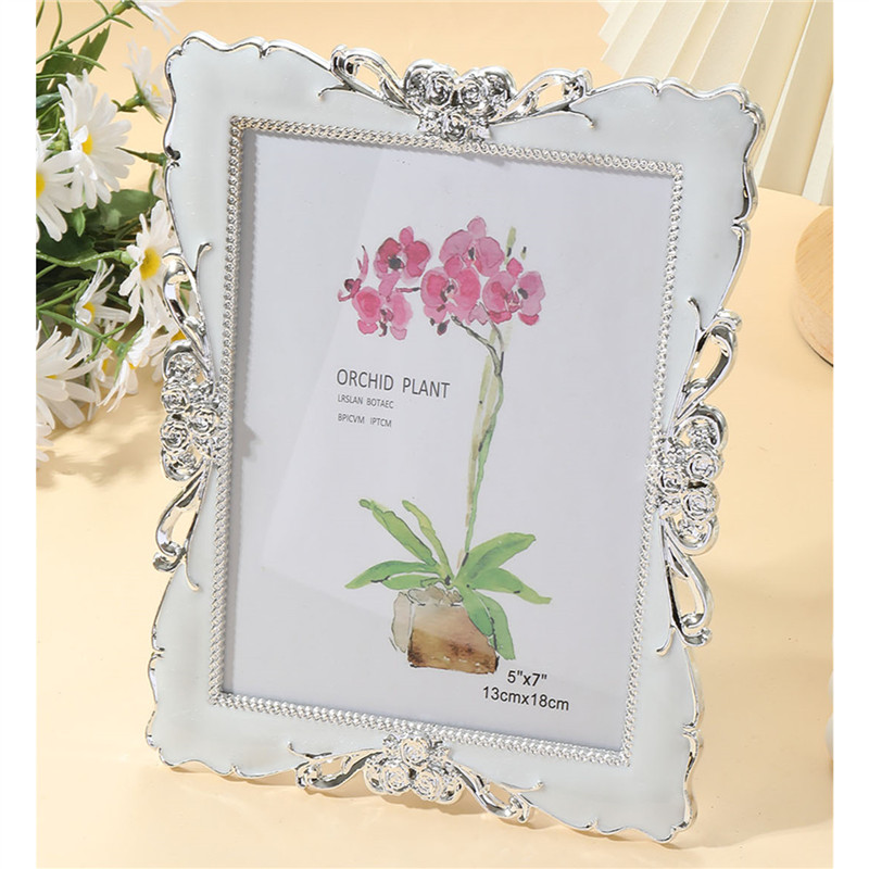 Beige crystal gel photo frame can store 7-inch photos for decorating rooms, Halloween decorations, Christmas decorations H260306