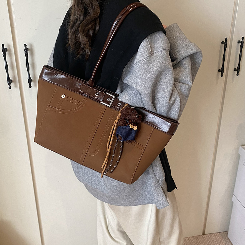 Large Shopping Bag Capacity Shoulder Bag For Women Free Shipping 2025 Spring New Designer Fashion Retro Casual Handbag Tote Bag Square Bag