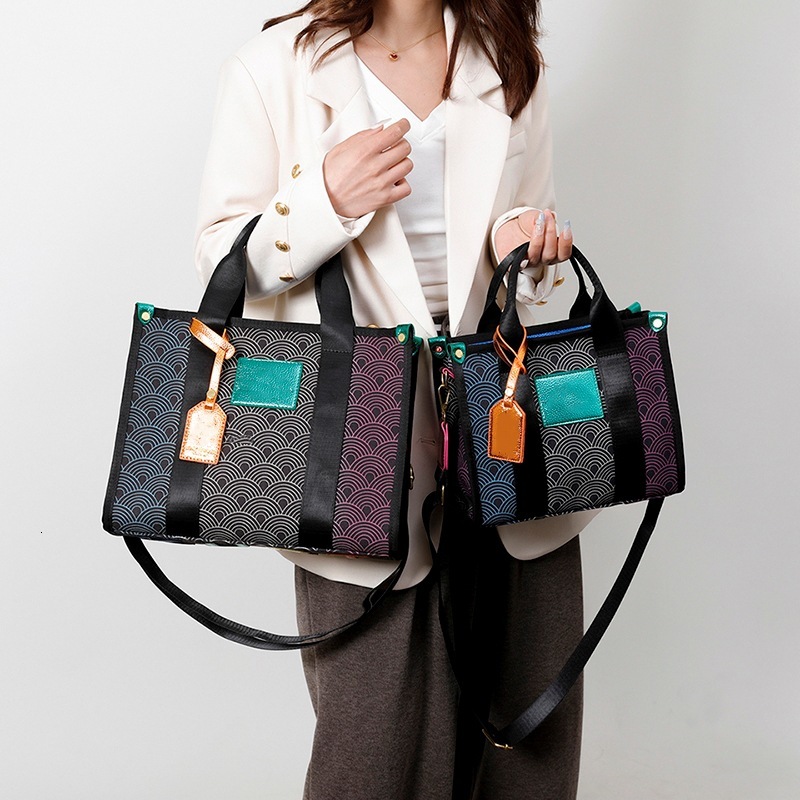 High quality brand new free designer bag canvas handbag rainbow printed handbag texture eagle head bag commuting shoulder bag new free designer bag