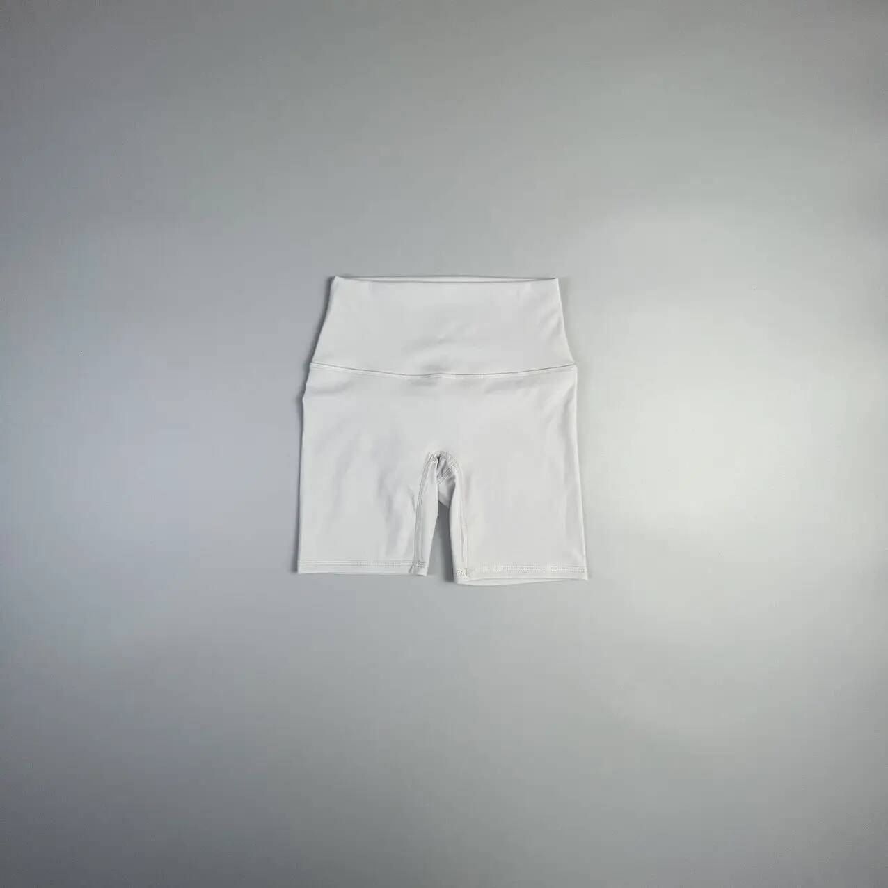 Ddmyoutdoor New No Size Yoga Shorts Style Lycra High Waists Naked Seamless Three Part Bodyfitting Fiess Pants Jogging Suit