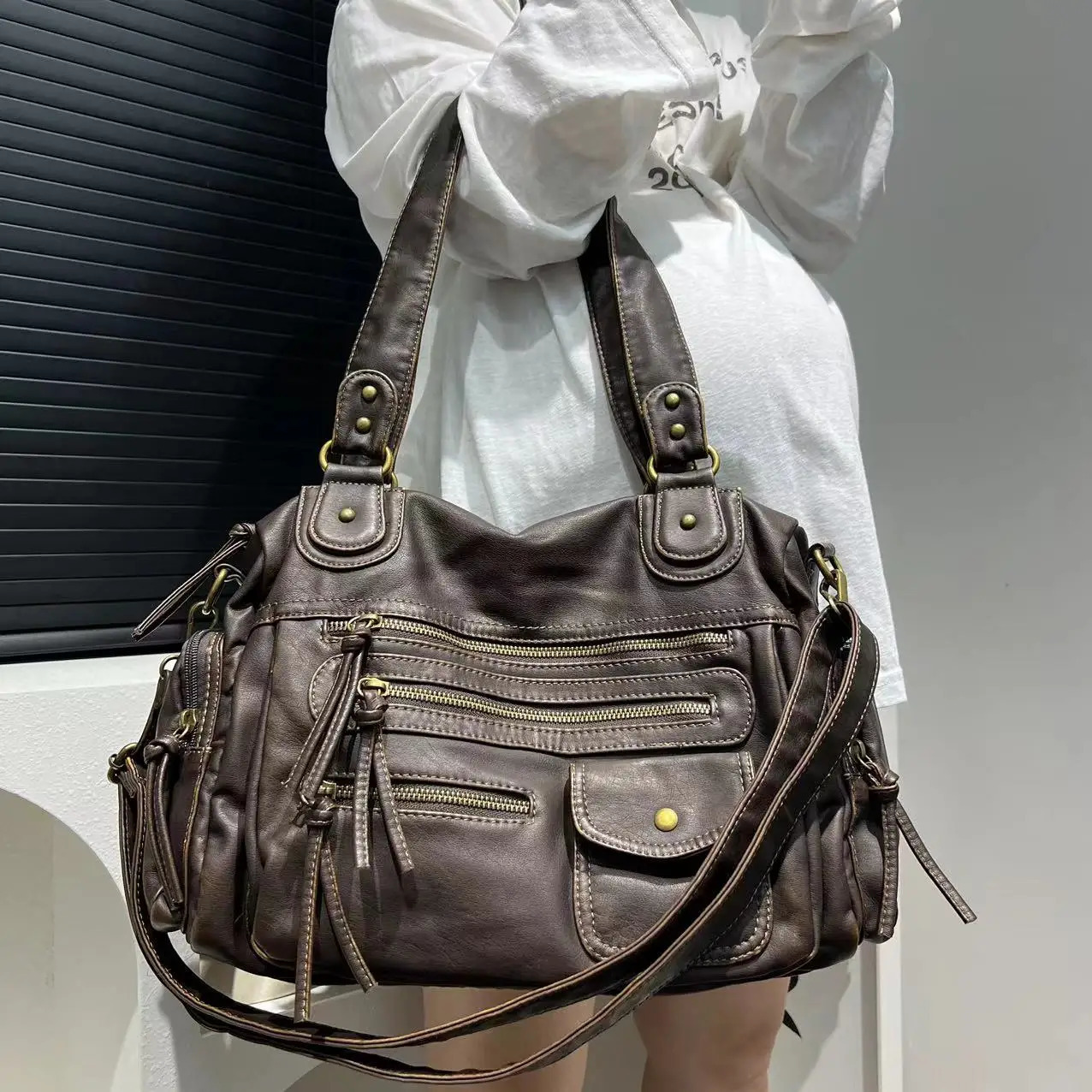 Y2K Girl Single Shoulder Crossbody Bag Vintage Washed Leather Motorcycle Bag Large Capacity Multi Pocket Bag 250605