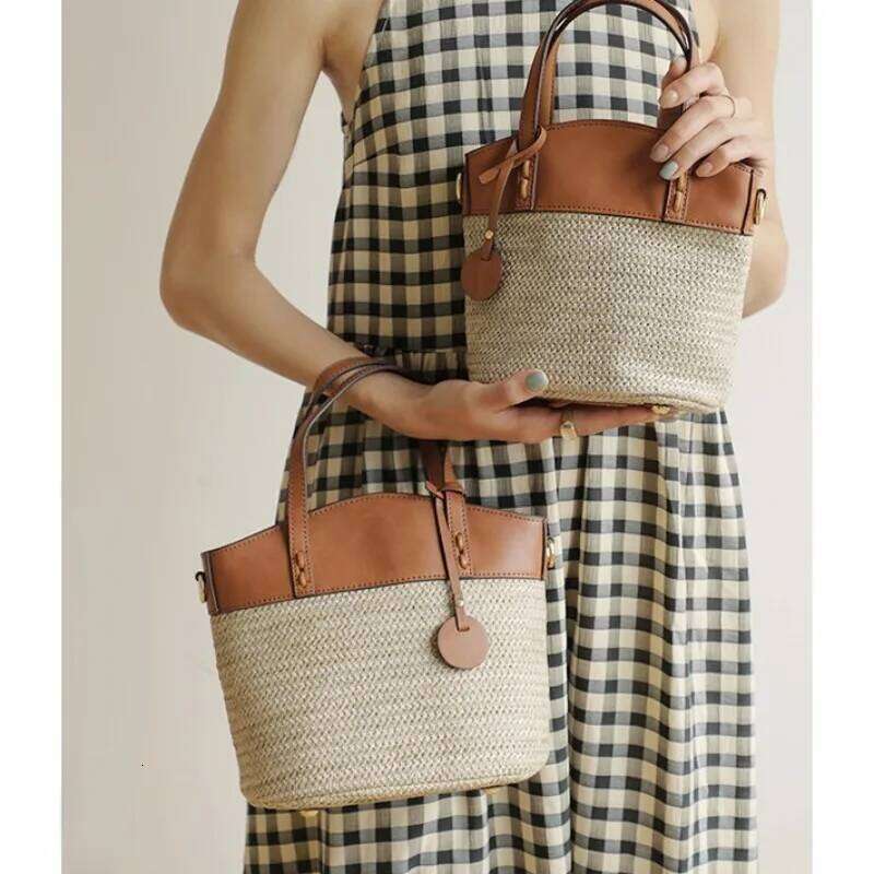 Cowhide Patchwork Straw Chic Designed Vacation Beach Handbag For Women Popular Trendy Bucket Holiday Shuolder Bag