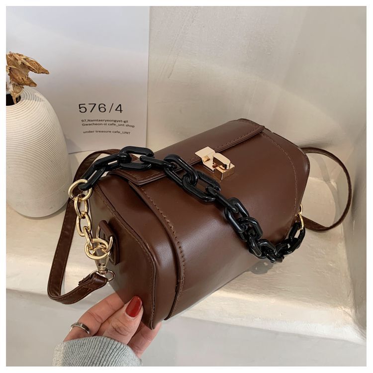 2025 Spring and Summer New Women's Bag New French Women's Bag Women's Texture Multi functional Chain Korean Small Crossbody Bag Designe