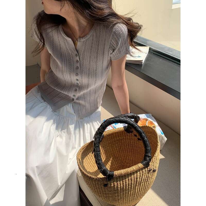 3Th Morning niche design French hollow V-neck slim fit short sleeved knitted cardigan ZY2886