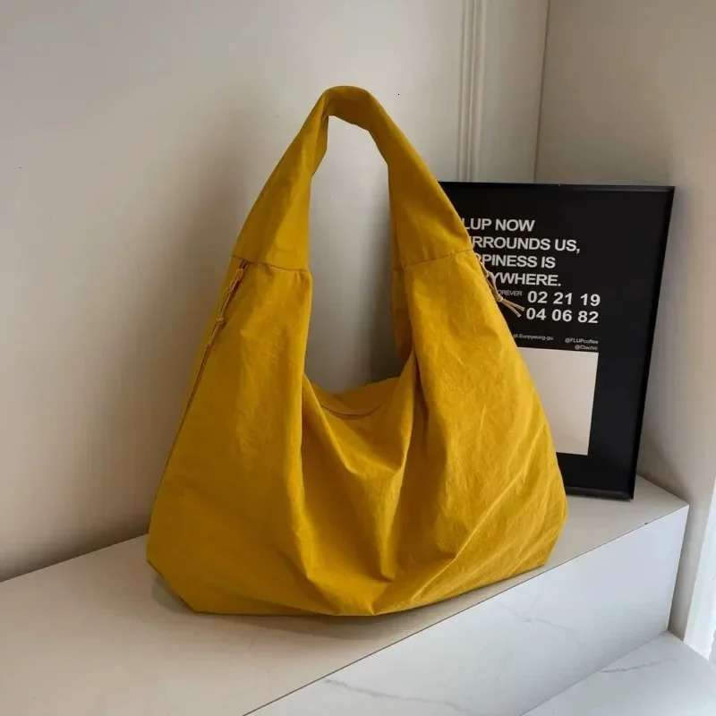 Nylon High Capacity Casual Shoulder Bags Commuting Interior Compartment Womens Bags on Sale Fashion Solid Color Handbags 250605