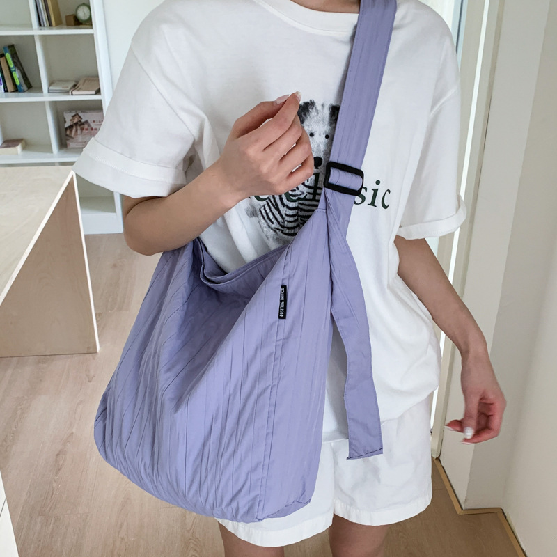 designer Pleated Shoulder Bag for Women New Simple Texture Bag Versatile Commuter Underarm Large Capacity Crossbody Tote Bag for Wo