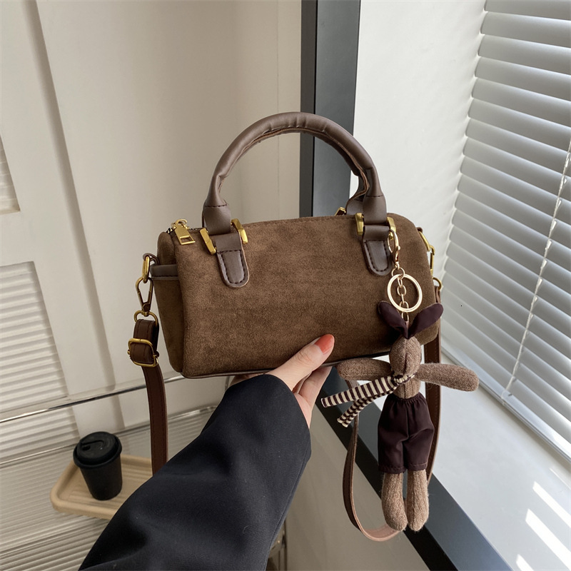 designer Handheld Baguette Cylinder Small Bag for Women 2025 Autumn Winter New Fashion Versatile Shoulder Bag Retro Woolen Crossbody Bag