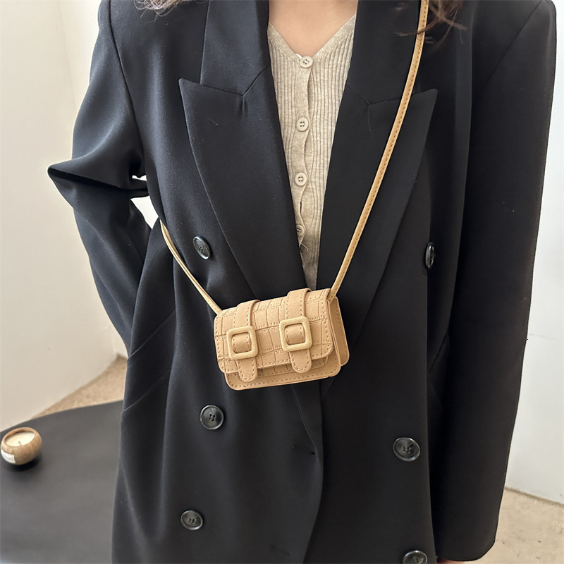 designer New Fashionable Stylish Women's Single Shoulder Crossbody Bag 2025 Winter Aesthetic Small Bag Women's Niche Design Small Square Bag