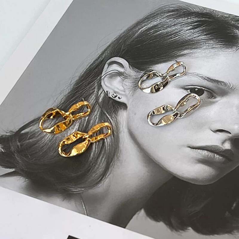New Arrival Western Inspired Minimalist Metal Stud Earrings Exude Sophisticated and Trendy Charm