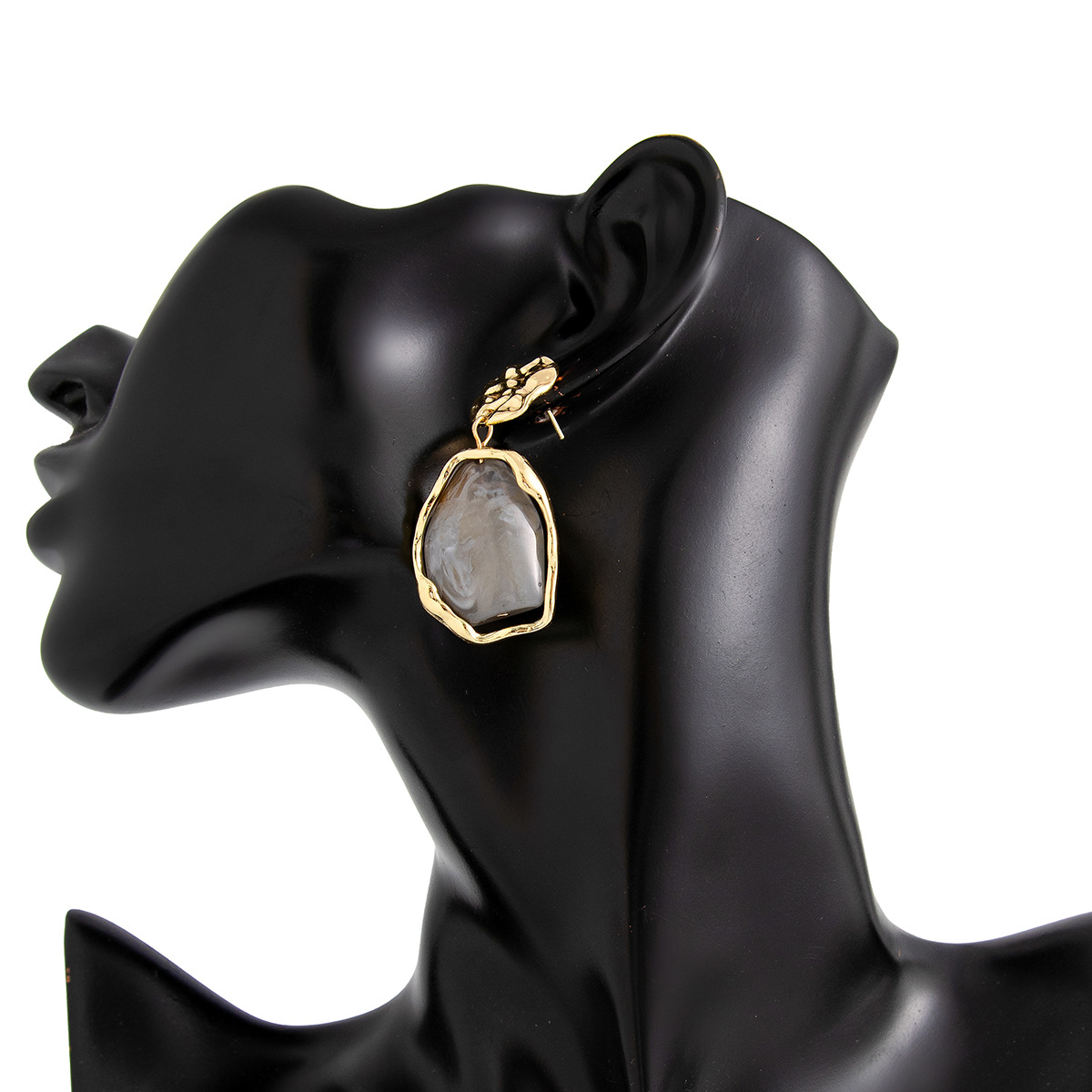 New Arrival French Inspired Elegant and Versatile Western Jewelry Metal inspired Luxury Pearl Square Ruffled Earrings