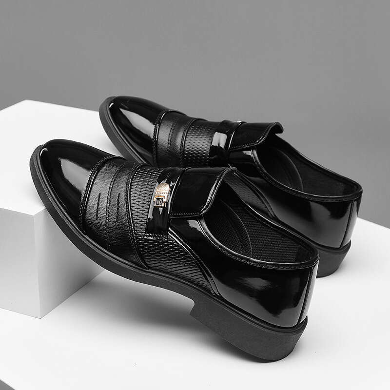 2025 New Shiny Leather Men's Casual Business Formal Large Size Versatile Mirror Shoes