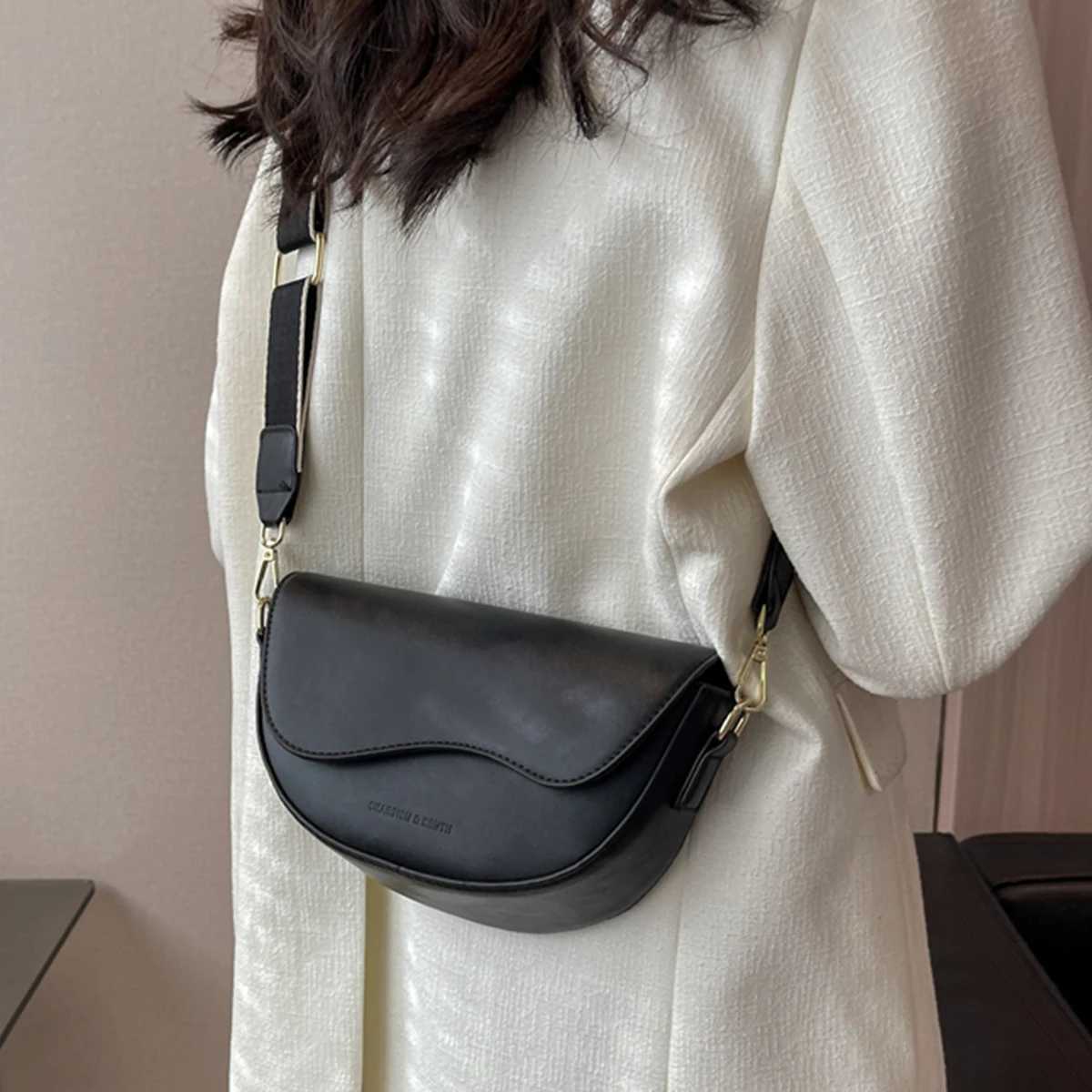 2025 Summer New Womens Vintage Solid Color Flap Saddle Bag Shoulder Bag Fashion PU Leather Wide Strap Crossbody Bag M250606