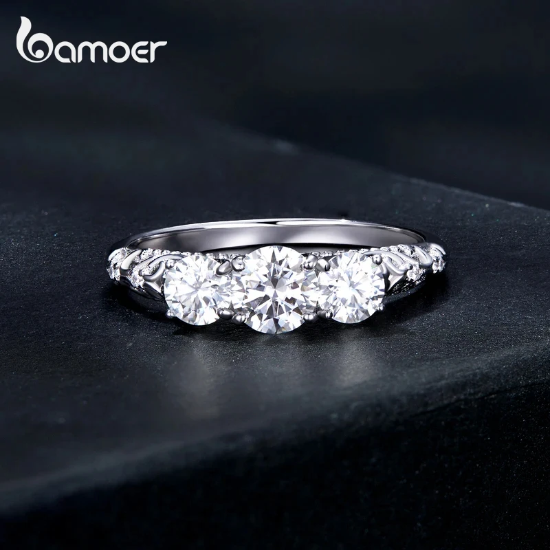 BAMOER 1.1 Carat Twine Weight Round Moissanite Wedding Band - Elegantly Crafted with White Gold Plate & VVS1 Clarity